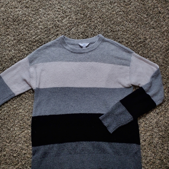 Sweater - Picture 1 of 1